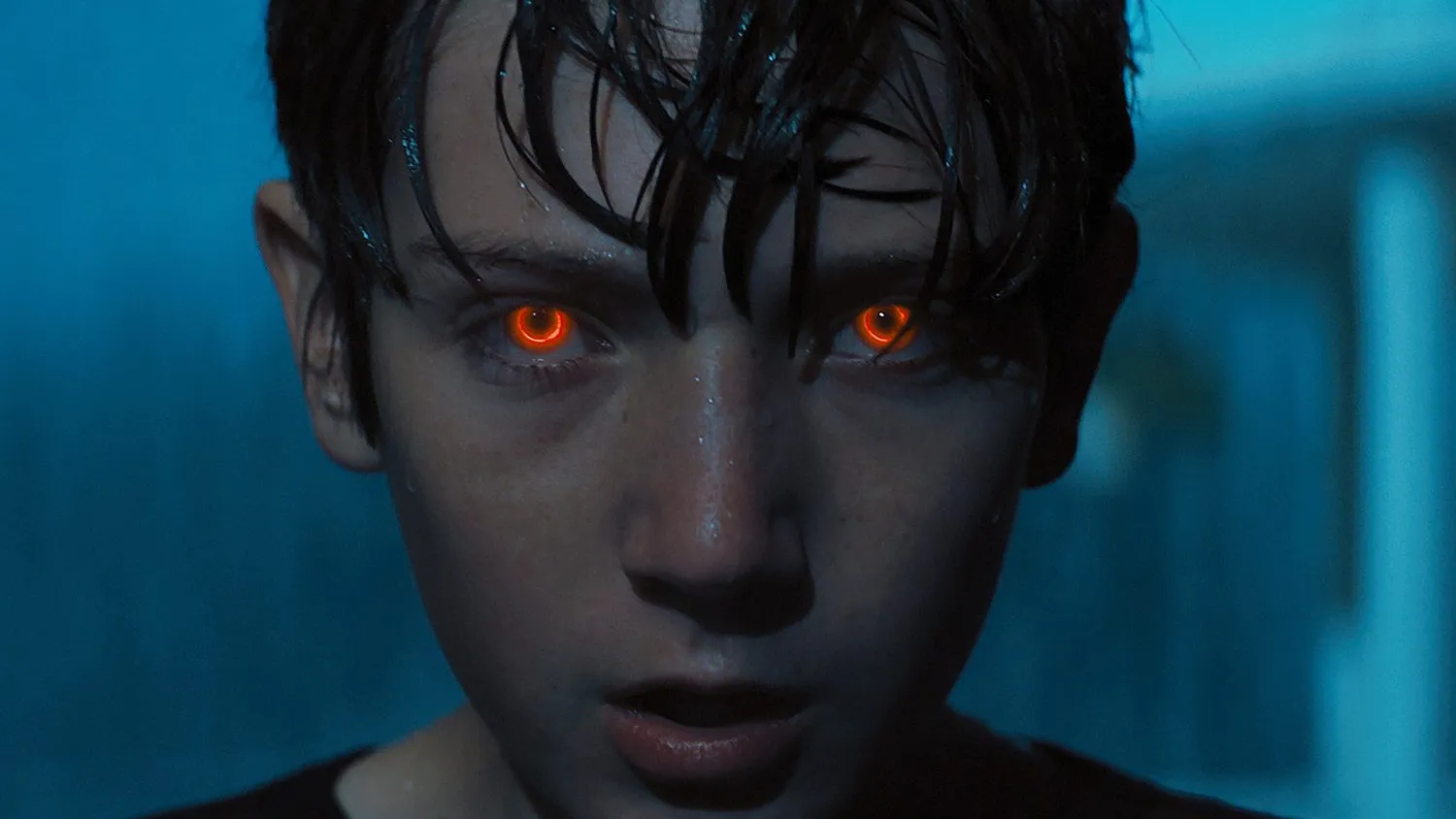 Brightburn Peacock Kütüphanesinden Ayrılıyor